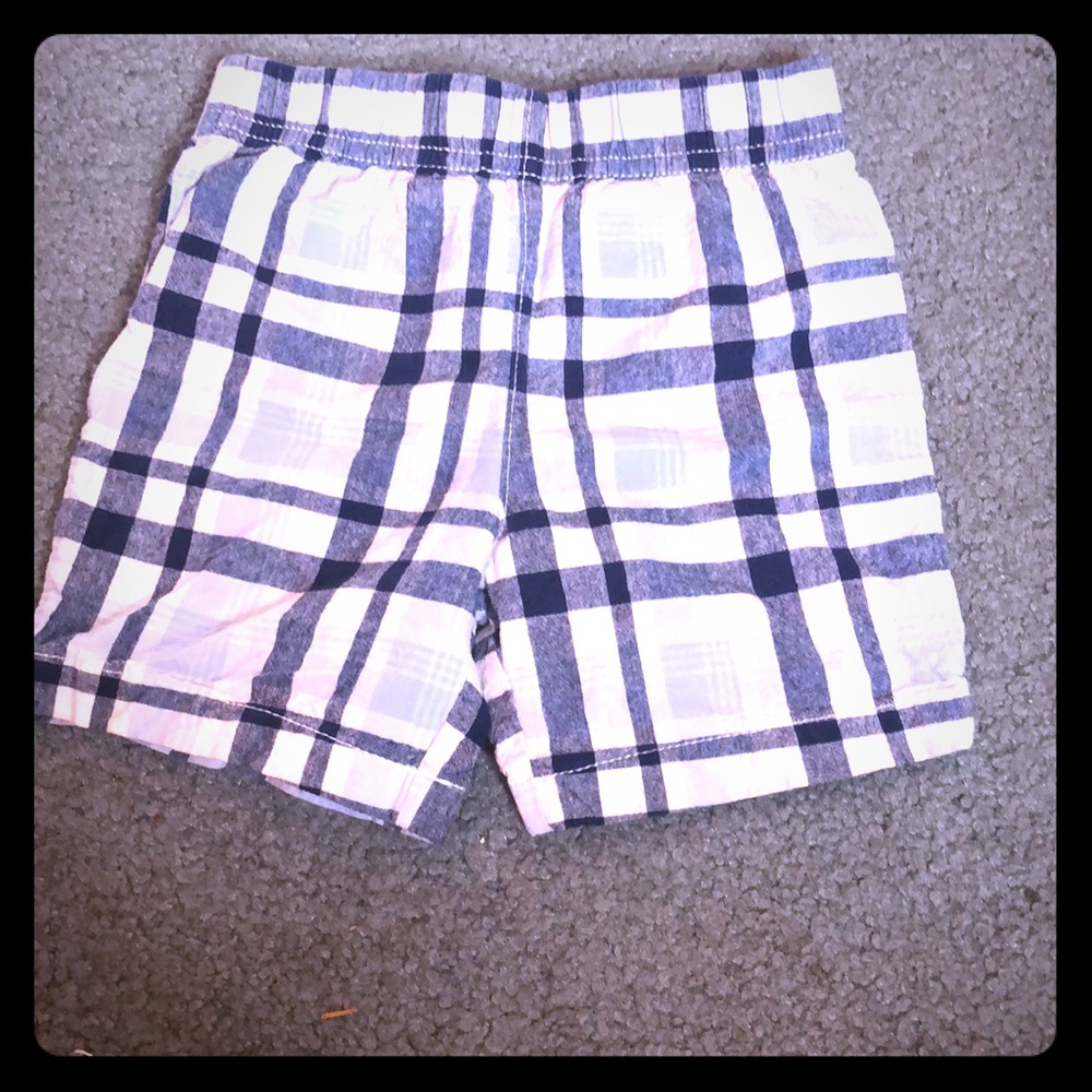 Cutee boys plaid shorts!